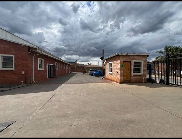 1,560M² WAREHOUSE FOR SALE IN SUNDERLAND RIDGE